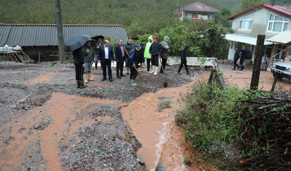 Başkan Ata yağışın vurduğu Akçukur’da