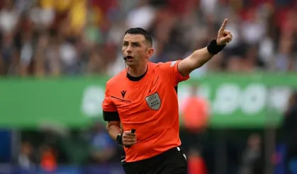 Türkiye-İtalya maçını Michael Oliver yönetecek