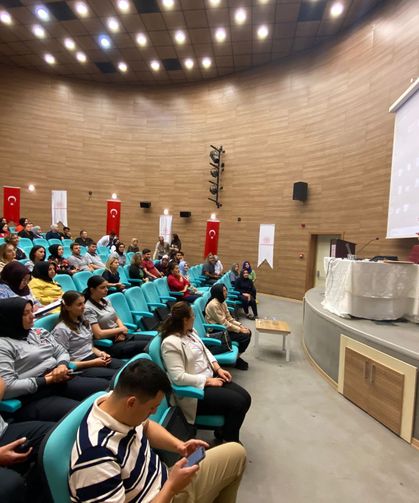 Sağlık personeline iletişim eğitimi