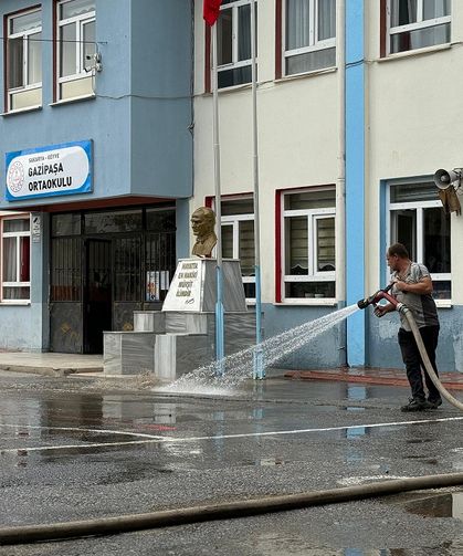 Geyve Belediyesi’nden Okullarda Temizlik Seferberliği