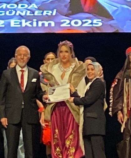 SUBÜ öğrencisi Bursa Fashion Week’te üçüncülük elde etti
