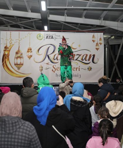 Geleneksel gösteriler büyük ilgi gördü