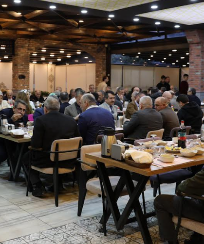 Başkan Şenol Dinç ilçe protokolünü iftarda ağırladı