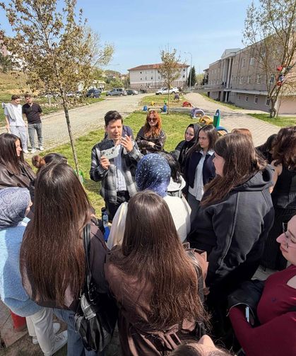 Öğrencilere uygulamalı drone eğitimi verildi