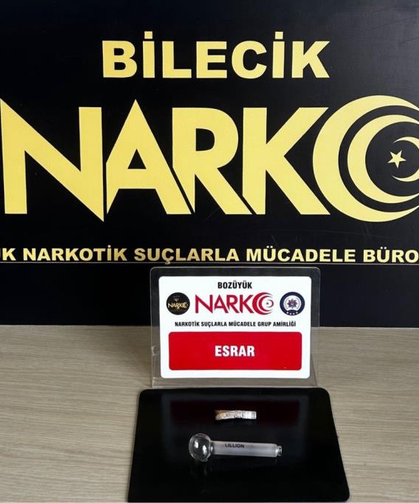 Uy*ştur*ucu Operasyonu! Esr*ar ve Bong Ele Geçirildi