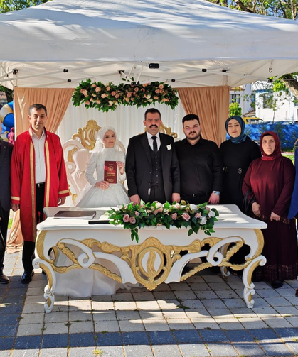 Ebru Karabela ile Enes İhtiyar Dünyaevine Girdi