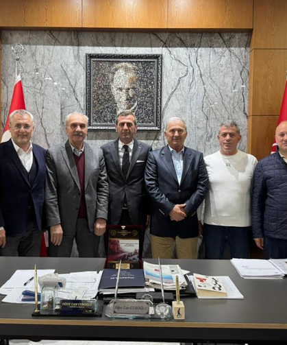 Siyasi partilere iade-i ziyaret yaptılar
