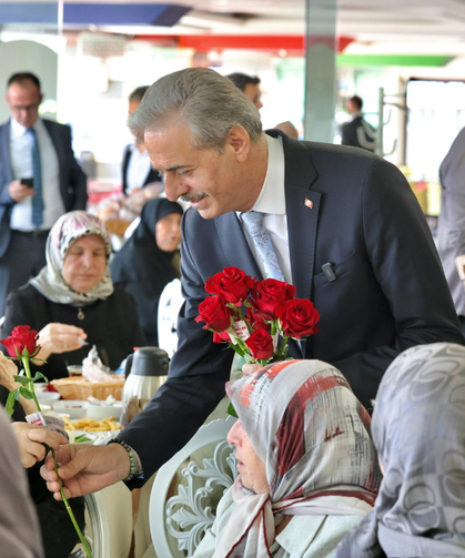 Alemdar’dan Anneler Günü’nde Anlamlı Buluşma