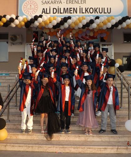 Ali Dilmen İlkokulu Mezuniyet Töreninde Duygusal Anlar Yaşandı