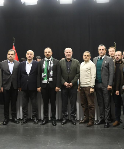 Sakaryaspor'da Belirsizlik Transferleri Durdurdu!