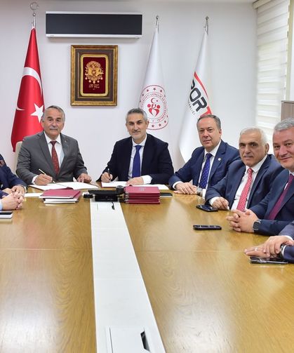 Başkan Karakullukçu müjdeyi verdi: Arifiye’ye yeni spor tesisleri geliyor