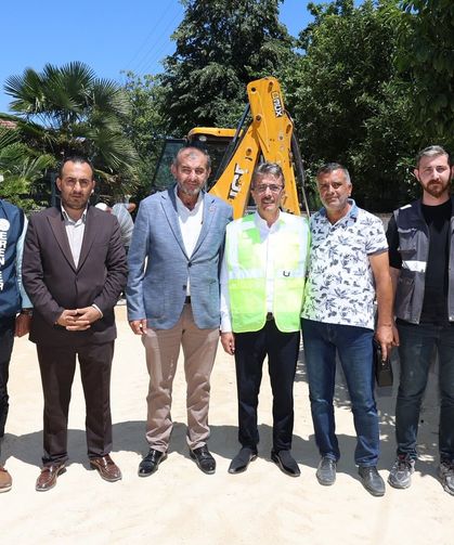 Erenler’de Yol ve Çevre Düzenleme Çalışmaları Sürüyor: Başkan Şenol Dinç Sahada İnceleme Yaptı
