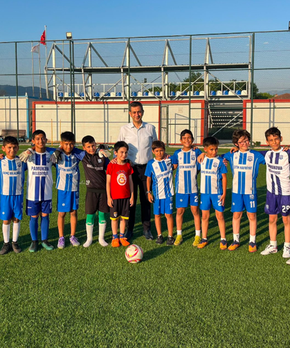 Sporcu gençlerle bir araya geldi