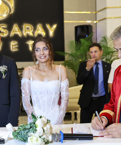 Ece Beyza ile Eyüp Ensar Dünyaevine Girdi