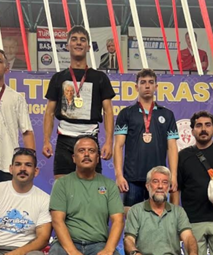 Serdivanlı halterci Türkiye şampiyonu oldu!