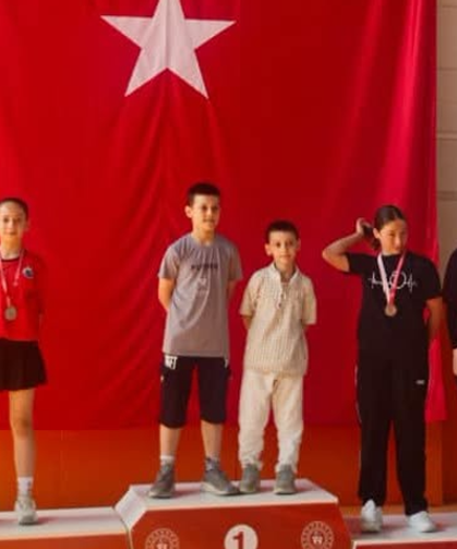 Geyve’de 15 Temmuz anısına masa tenisi turnuvası düzenlendi