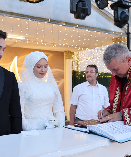 Alev-Muhammed Enes ve Dilek-Recep Dünyaevine Girdi