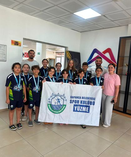 Sapanca Belediyesi Spor Kulübü Yüzücüleri Mersin’den Derecelerle Döndü
