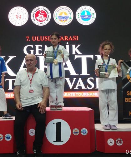 Serdivan’ın Karatecileri Gemlik’te de Dereceye Doymadı