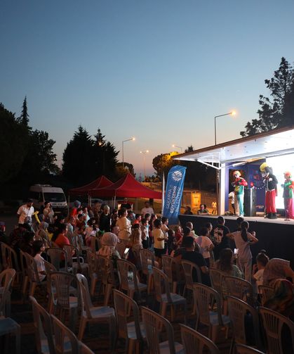Mutluluk Tırı mahalle mahalle geziyor