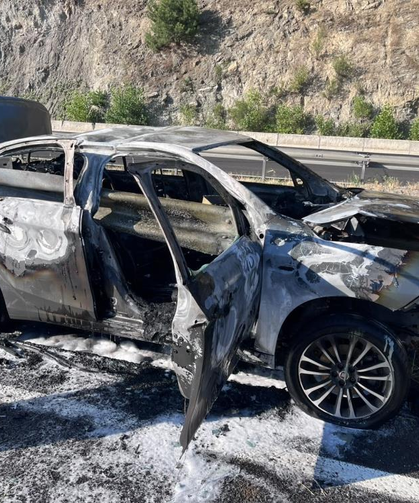 Alev Alan Otomobilden 3 Astsubay Kurtarıldı