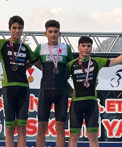Büyükşehir Sporcularından Dağ Bisikleti, Güreş ve Atletizmde Başarı