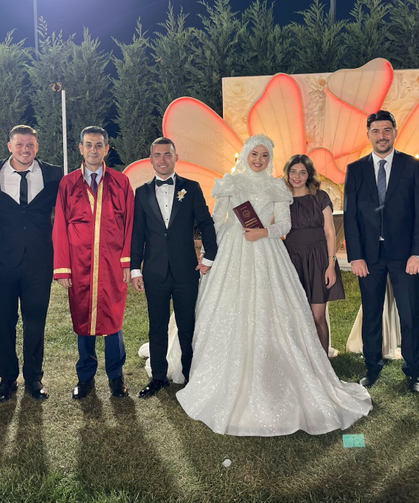 Akın mutlu günlerinde hemşehrilerini yalnız bırakmadı