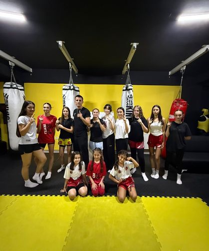 Yılmazer Fight Akademi’de kuşak sınavı heyecanı: Sporcular başarıyla tamamladı