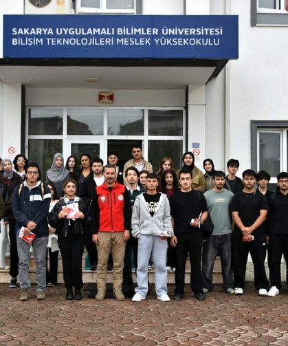 SUBÜ’de gençlere dijital tehlikeler anlatıldı