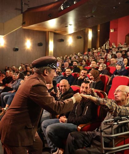 AKM’de nostalji rüzgârı esti! Kahkahalar havada uçuştu