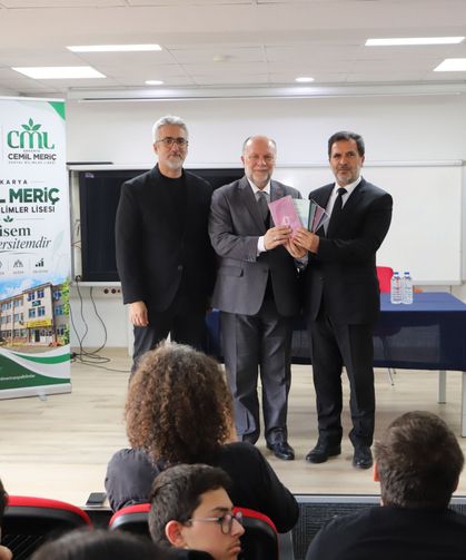 İl Müftüsü Mehmet Aşık, Cemil Meriç Sosyal Bilimler Lisesi’nde Öğrencilerle Buluştu