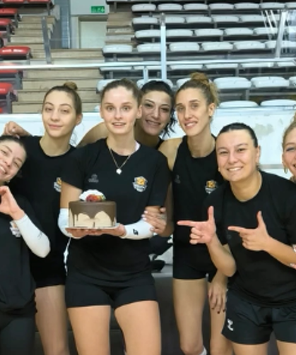 Sakarya Voleybol'da hedef 2'de 2! Sultanlar galibiyete kilitlendi