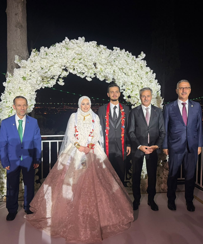 Akyüz ailesinin mutlu gününde protokol buluştu!