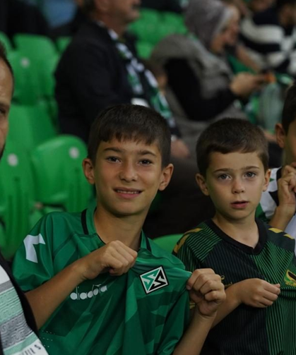 Tatangalar 90 dakika susmadı! Tribünlerden tam destek