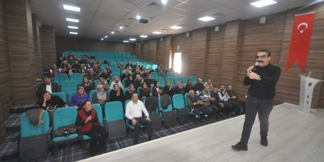 Geyve'de belediye çalışanlarına konferans