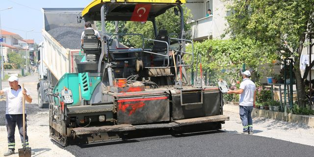 Serdivan'da asfalt seferberliği devam ediyor