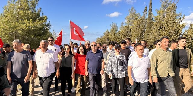 Zafer Partisi Genel Başkanı Özdağ, Çanakkale'de "Zafer Yürüyüşü"ne katıldı