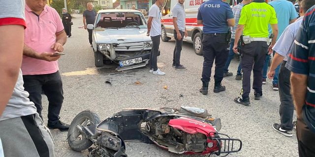 Sakarya'da otomobille çarpışan motosikletin sürücüsü yaralandı
