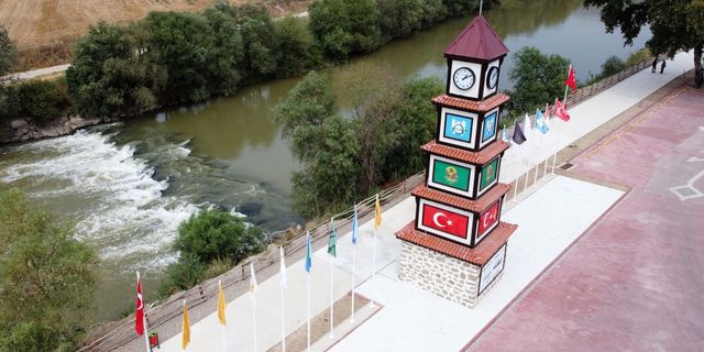 Türk hakimiyetini simgeleyen anıt yapıldı