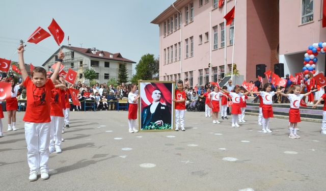 Kocaeli'de 23 Nisan Ulusal Egemenlik ve Çocuk Bayramı kutlandı