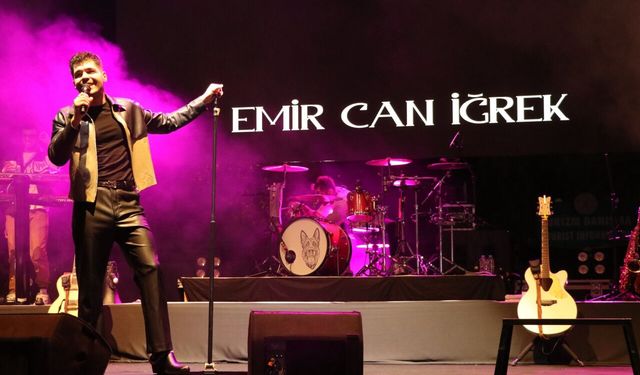 Emir Can İğrek konser verdi