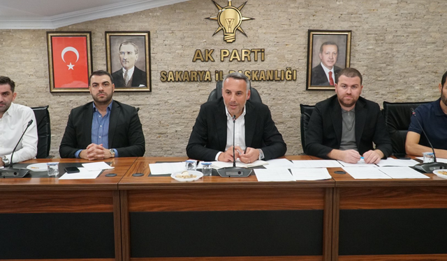 AK Parti Sakarya'da toplantı yapıldı