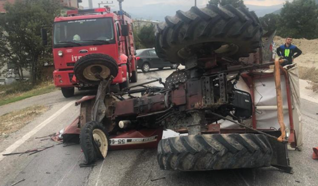 Öğrencilerin bindiği traktör kaza yaptı