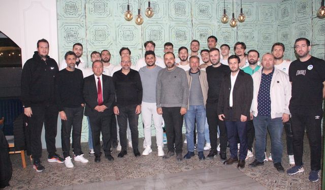 Sakarya Büyükşehir Basketbol Takımı'ndan Moral Yemeği