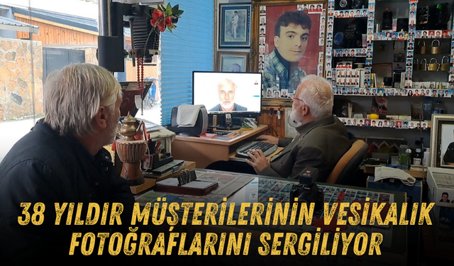 38 Yıldır Müşterilerinin Vesikalık Fotoğraflarını Sergiliyor