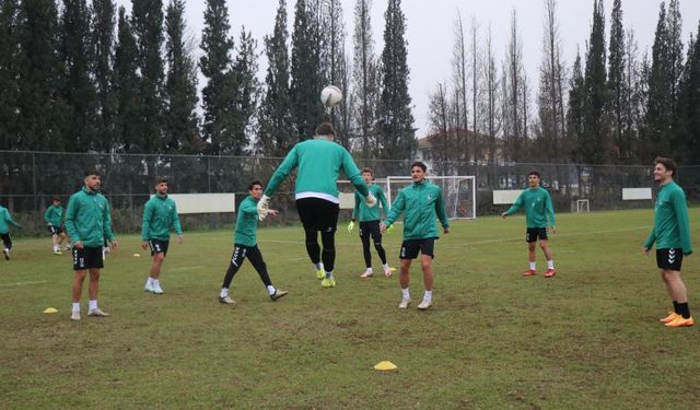 Sakaryaspor, Adanaspor Maçı İçin Hazırlıklarını Sürdürüyor