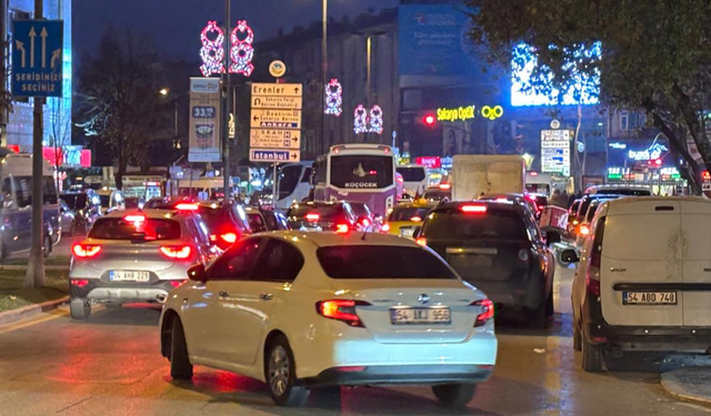 Sakarya’da Trafik Çilesi Artıyor: Yeni Cami Işıkları...