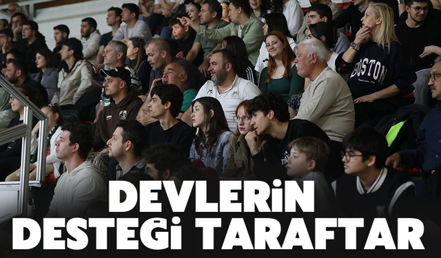 Devler taraftarı salona bekliyor