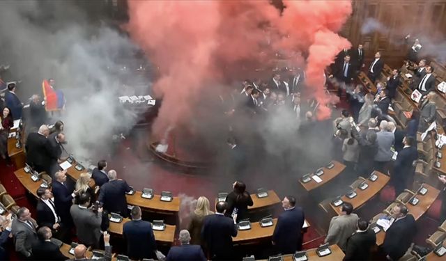 Muhalefet ve iktidar milletvekilleri arasında kavga