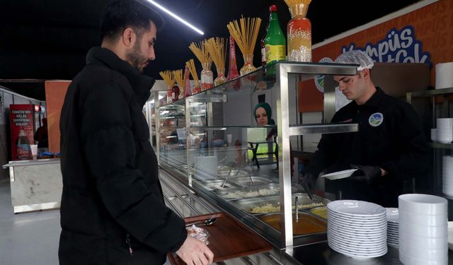 Kampüs Mutfak ilk haftadan gençlerin ilgi odağı oldu